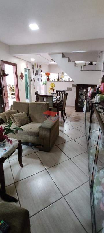 Casa, Nova Esperança, 3 Quartos, 6 Vagas, 1 Suíte