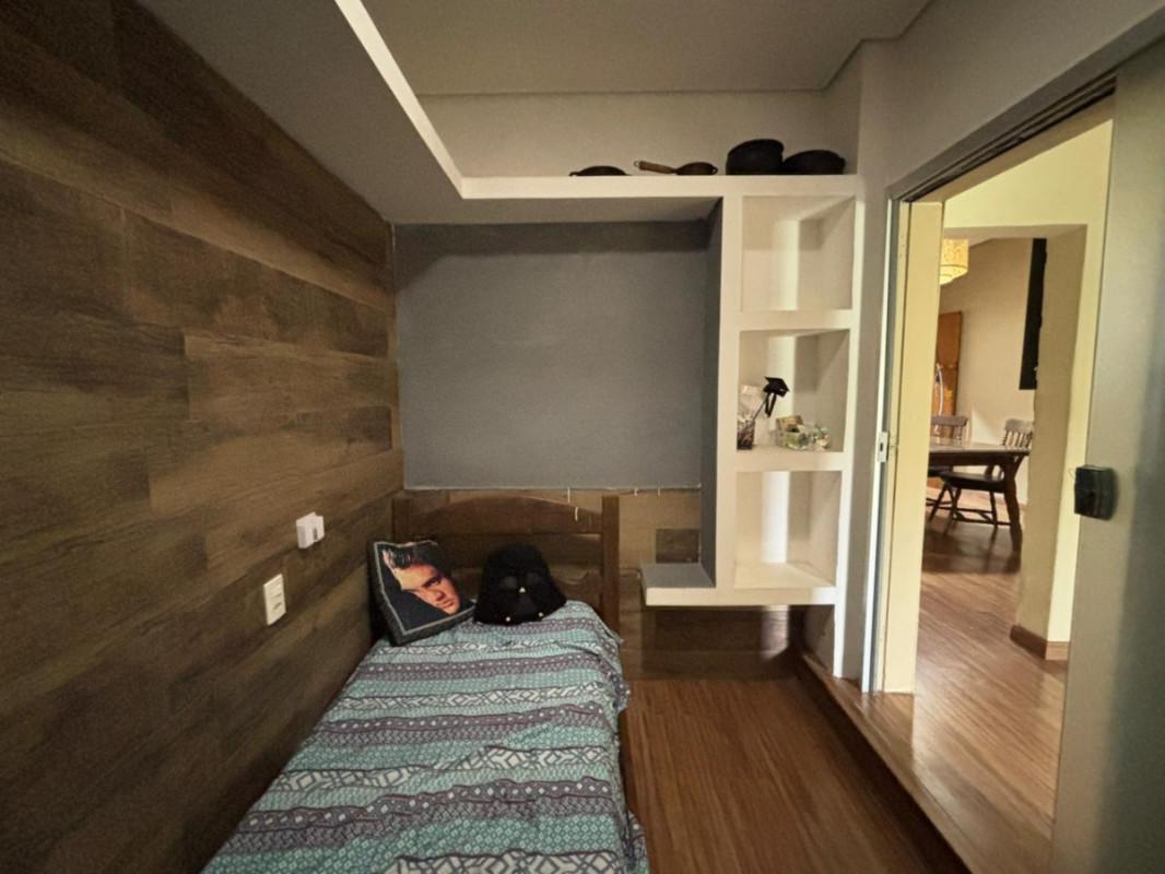 Casa, Cachoeirinha, 3 Quartos, 1 Vaga, 1 Suíte