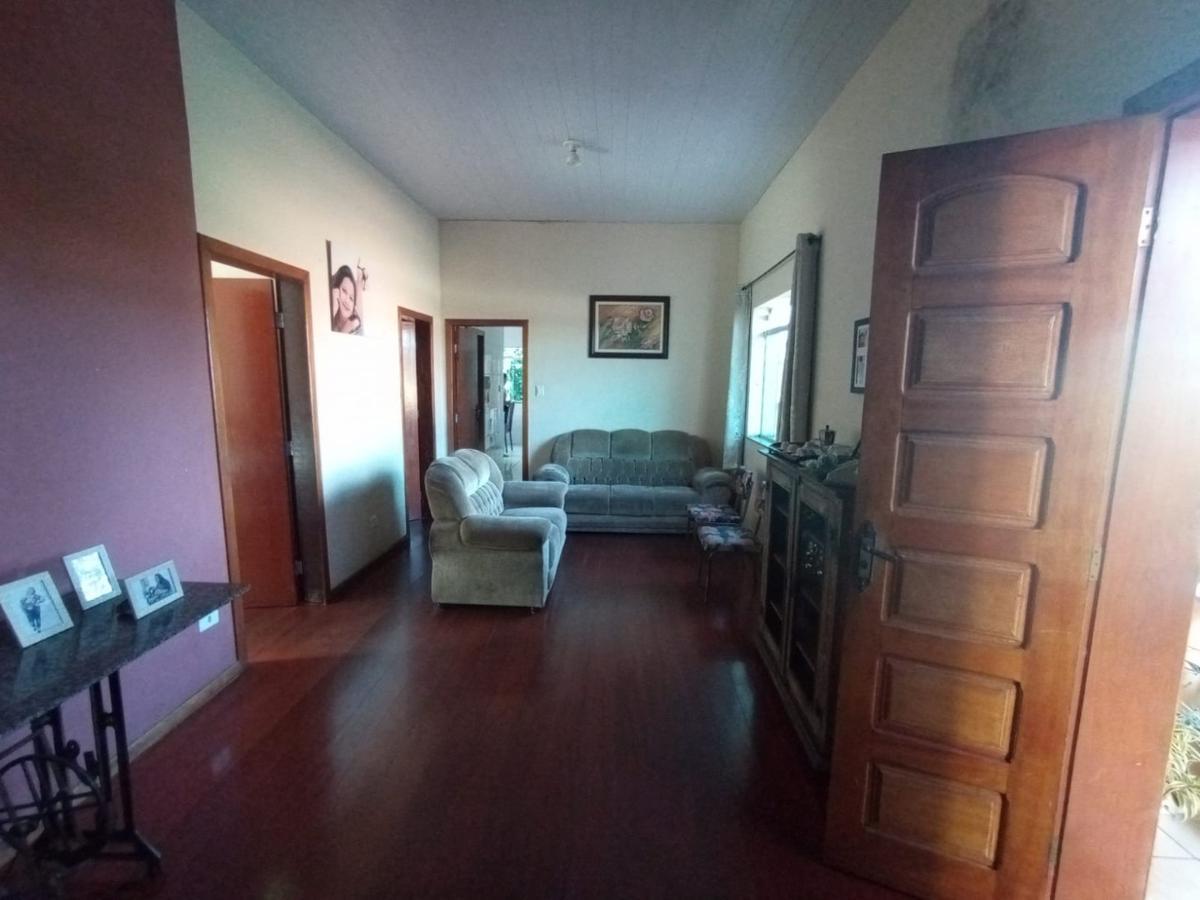 Casa, Centro, 4 Quartos, 8 Vagas