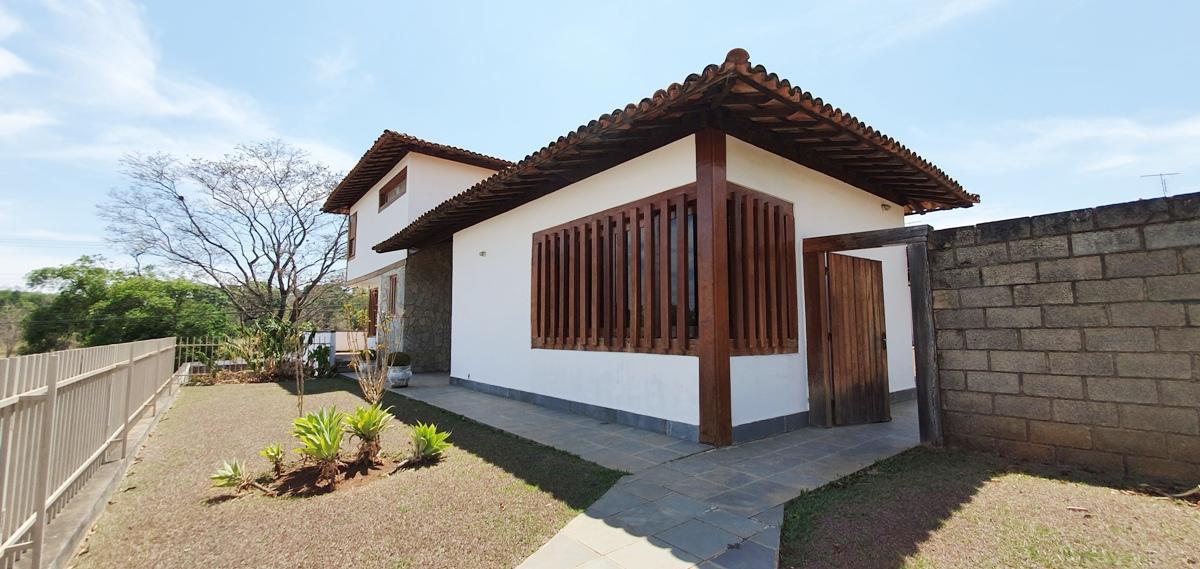 Casa, Centro, 3 Quartos, 6 Vagas, 1 Suíte