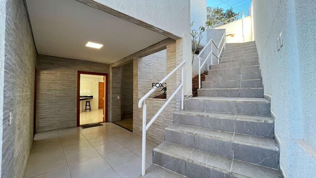 Casa, Estoril, 3 Quartos, 6 Vagas, 1 Suíte