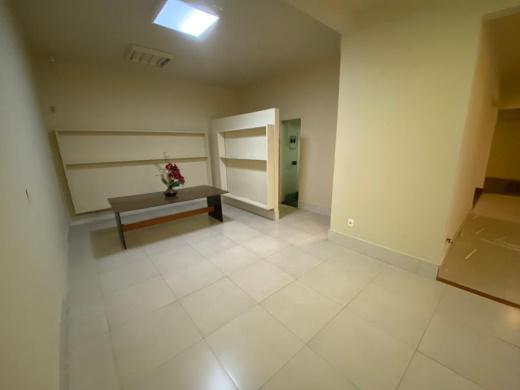 Casa Comercial, Funcionários, 1 Quarto
