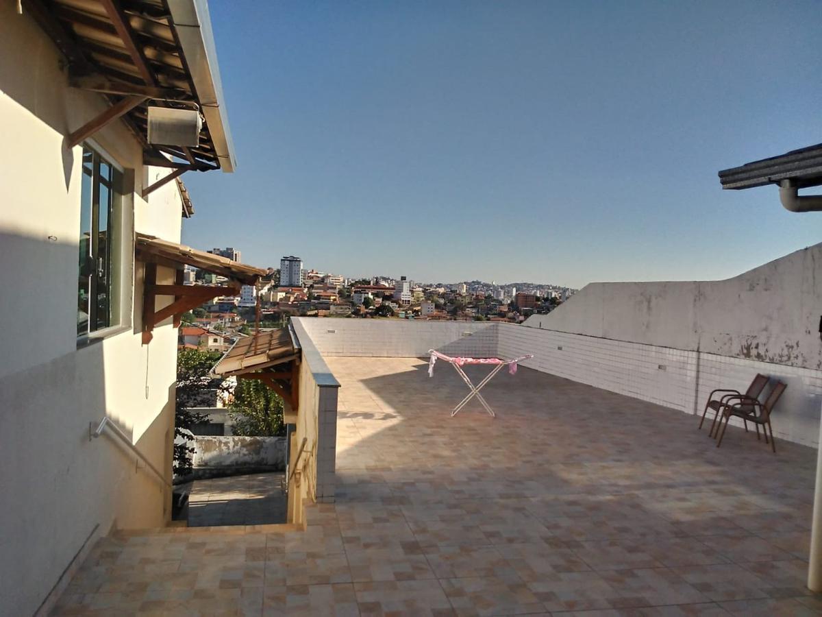 Casa, Fernão Dias, 3 Quartos, 5 Vagas, 1 Suíte
