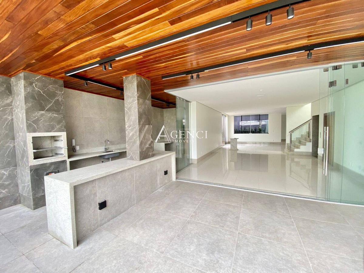 Casa, Paquetá, 4 Quartos, 0 Vaga, 2 Suítes