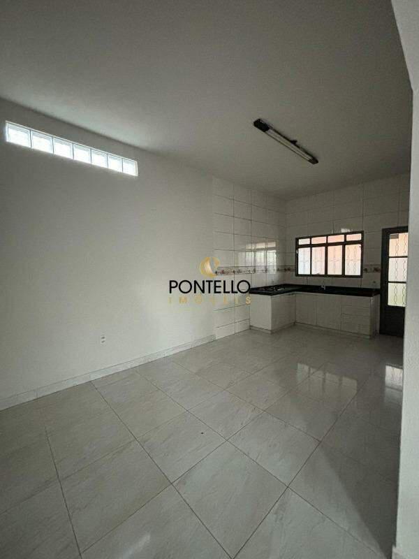 Casa, Manoa, 3 Quartos, 2 Vagas, 1 Suíte