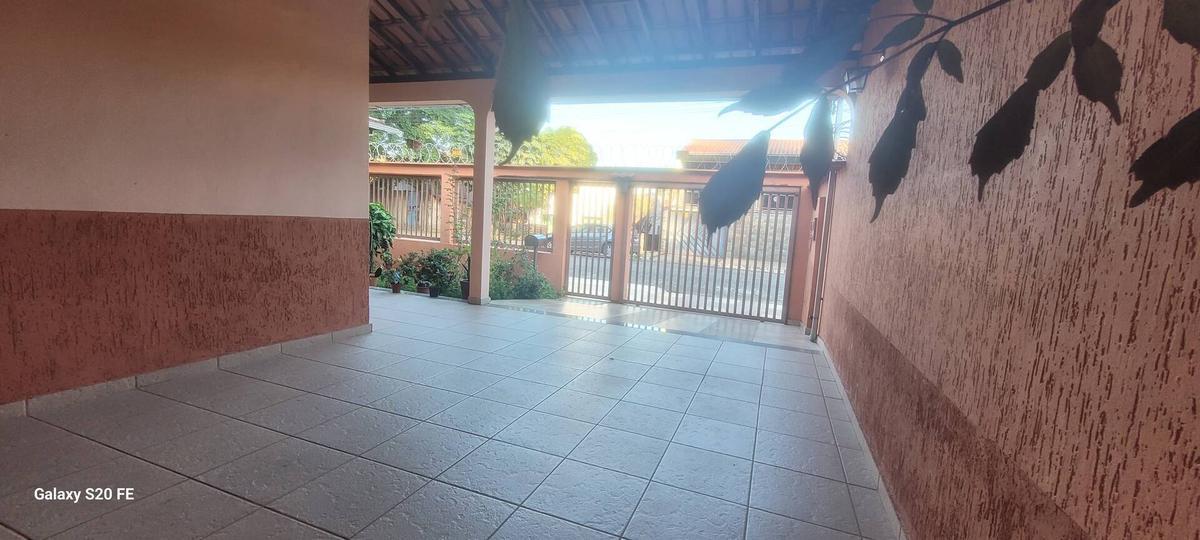 Casa, Quitandinha, 3 Quartos, 4 Vagas, 1 Suíte