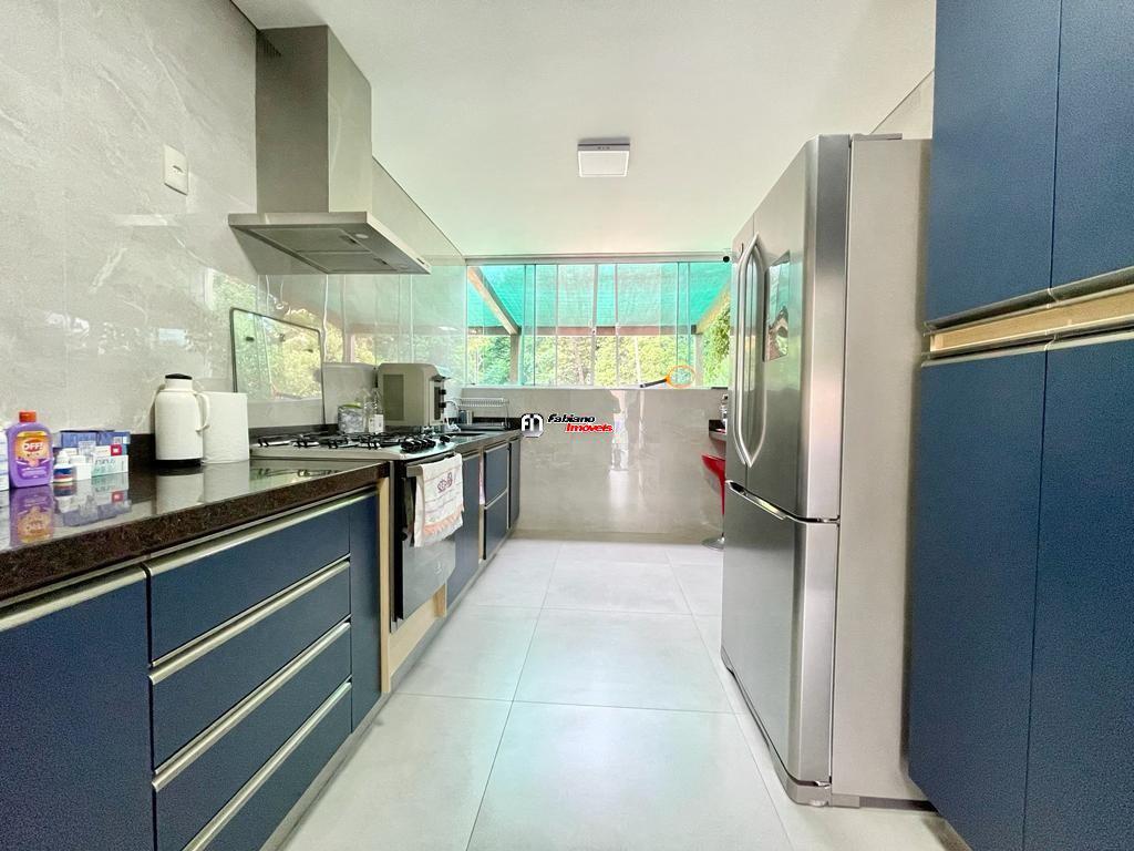 Casa, Trevo, 3 Quartos, 4 Vagas, 1 Suíte