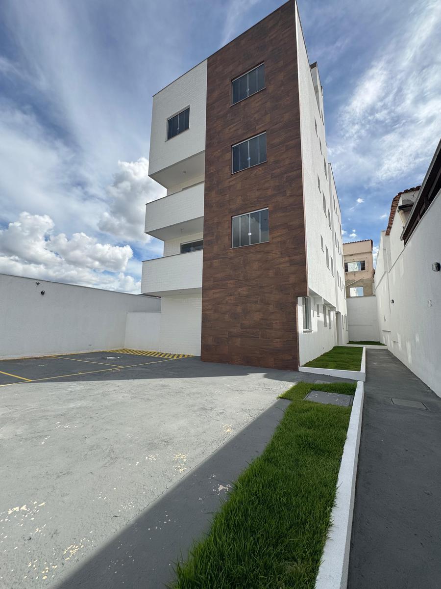 Cobertura, Coqueiros, 2 Quartos, 1 Vaga, 1 Suíte