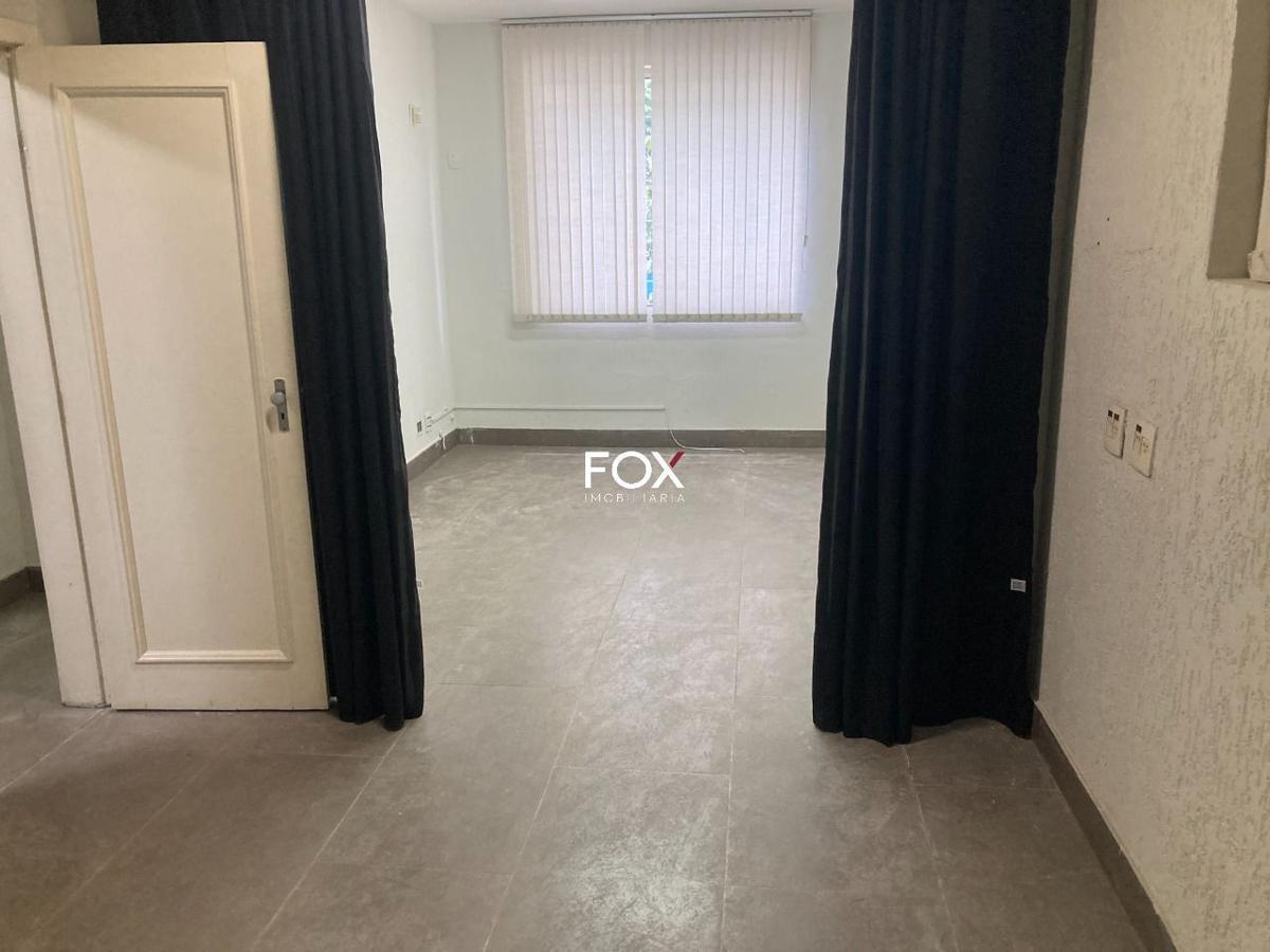 Casa, Funcionários, 5 Quartos, 2 Vagas, 1 Suíte