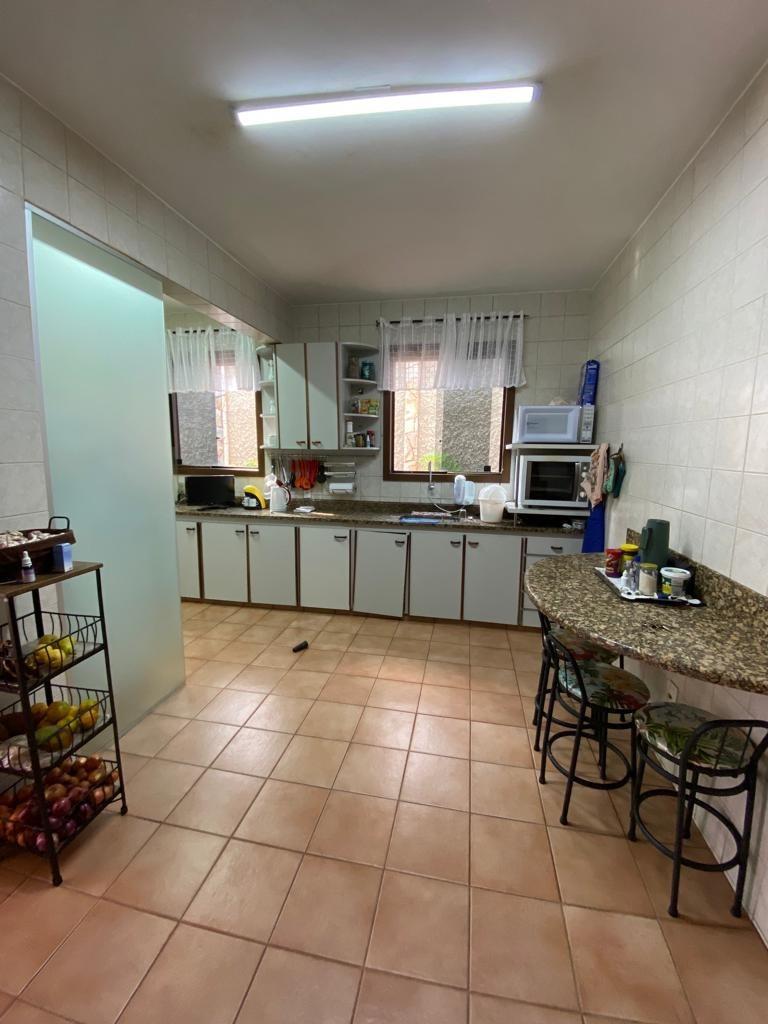 Casa, Castelo, 5 Quartos, 4 Vagas, 1 Suíte