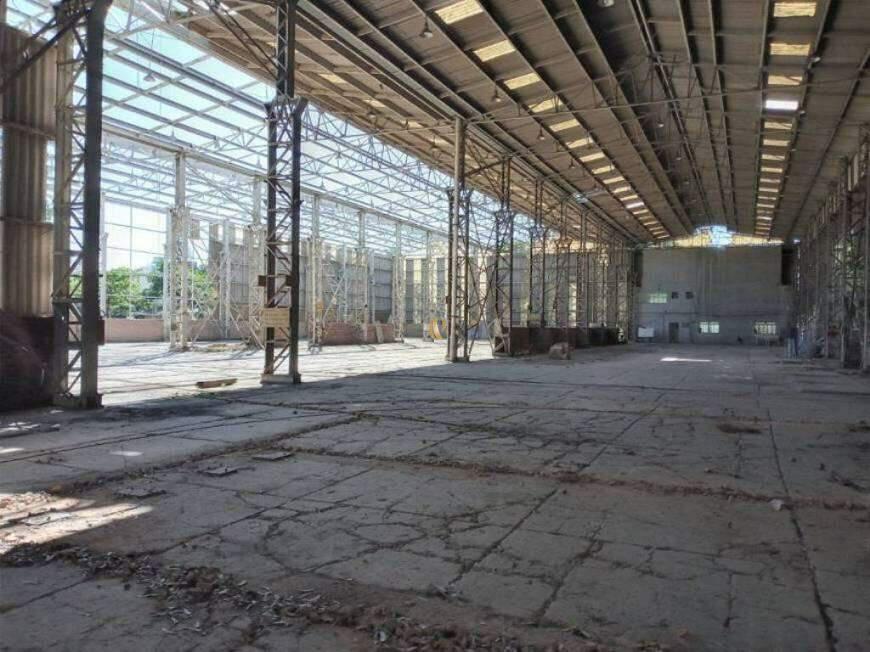 Galpão, Califórnia, 0 Quarto, 0 Vaga