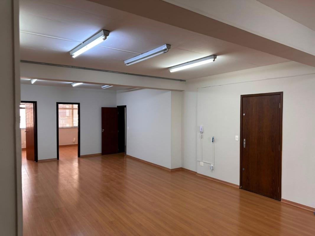 Sala, Centro, 0 Quarto, 1 Vaga