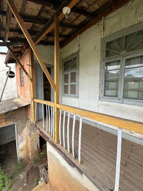 Casa, Centro, 6 Quartos, 0 Vaga