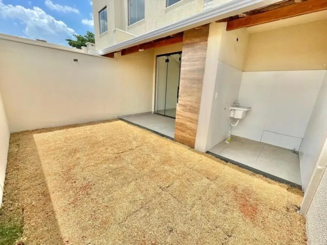 Casa, Santa Branca, 3 Quartos, 3 Vagas, 1 Suíte