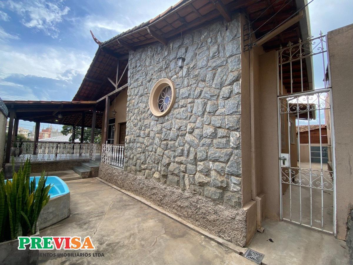 Casa, Sagrada Família, 3 Quartos, 3 Vagas, 1 Suíte