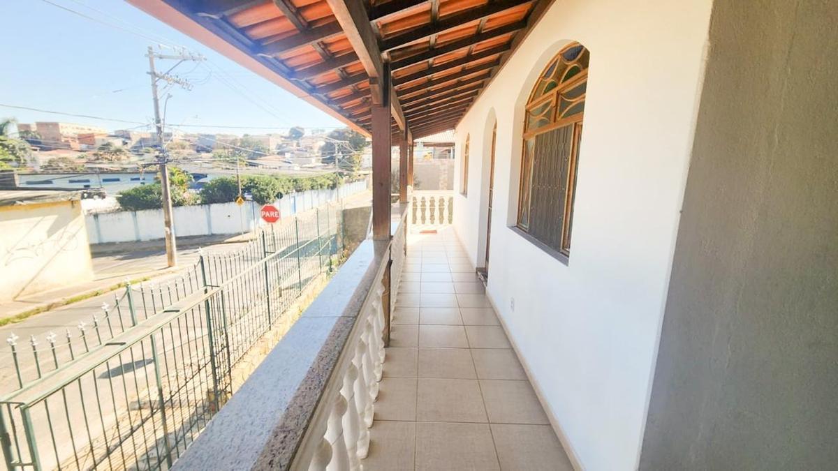 Casa, Vila Pérola, 3 Quartos, 2 Vagas, 1 Suíte
