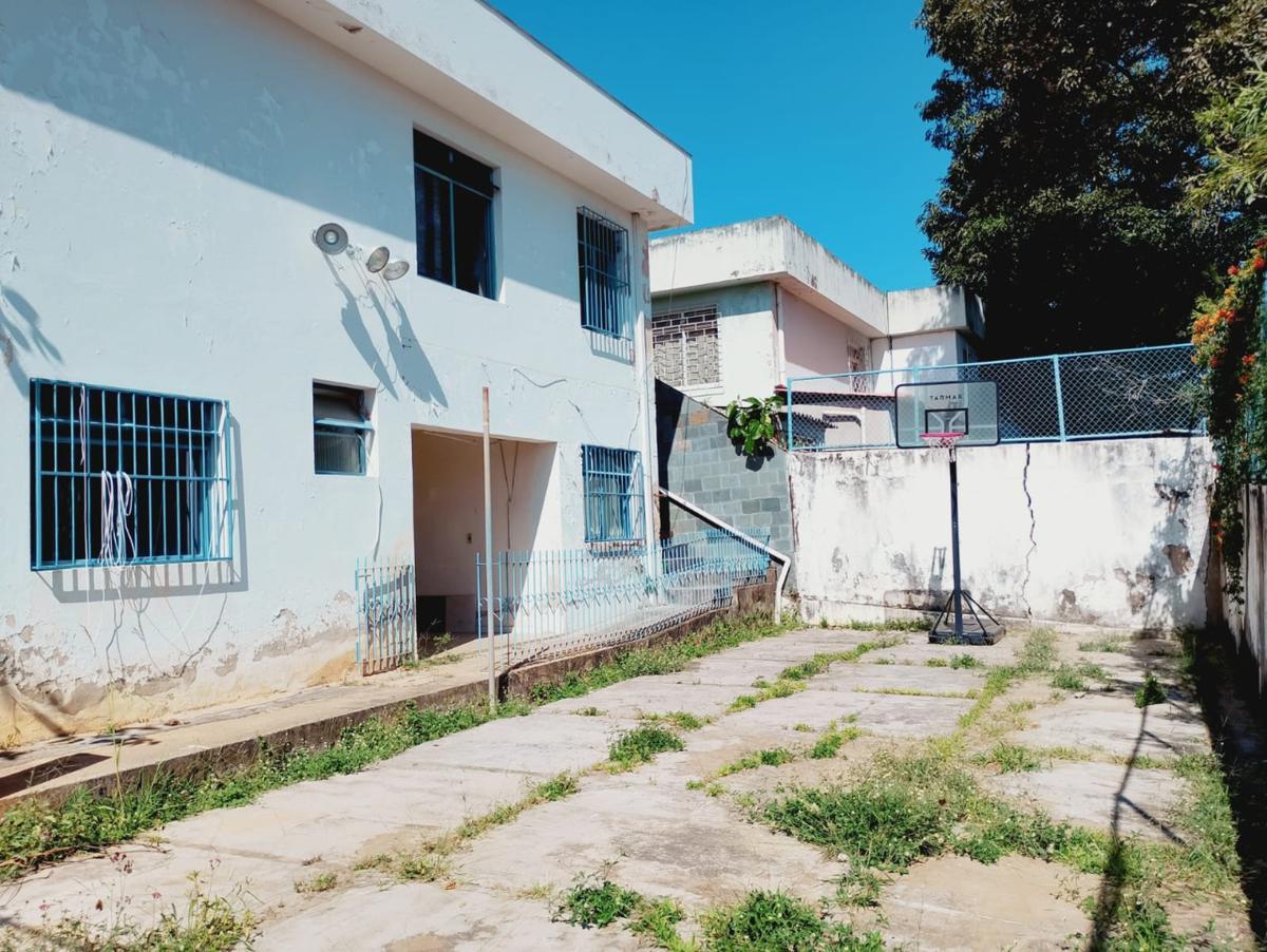 Casa, Santa Branca, 3 Quartos, 4 Vagas, 1 Suíte