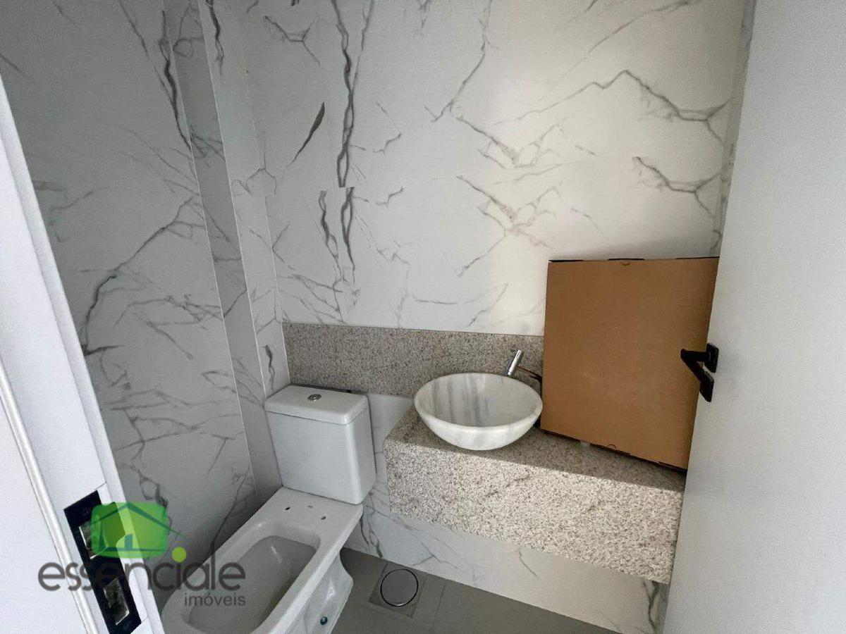 Casa, Centro, 3 Quartos, 2 Vagas, 1 Suíte