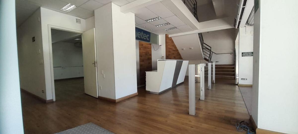 Loja, Savassi, 0 Quarto, 2 Vagas, 0 Suíte