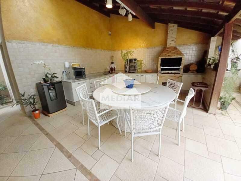 Casa, Comiteco, 5 Quartos, 4 Vagas, 5 Suítes