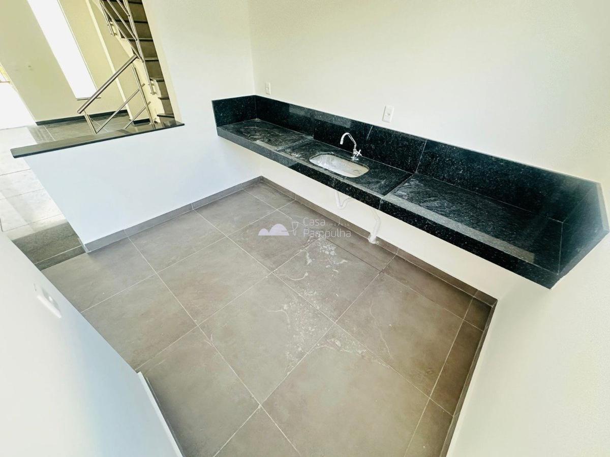 Casa, Santa Branca, 3 Quartos, 2 Vagas, 1 Suíte