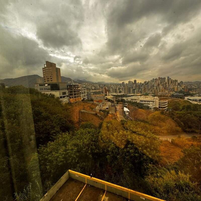 Andar, Estoril, 0 Quarto, 4 Vagas