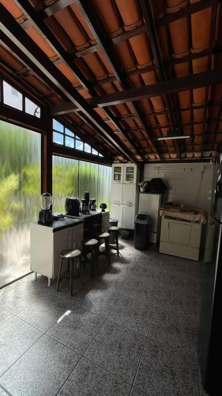 Casa, Castelo, 4 Quartos, 6 Vagas, 3 Suítes