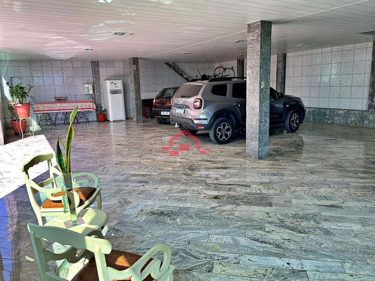 Casa, Trevo, 4 Quartos, 10 Vagas, 1 Suíte