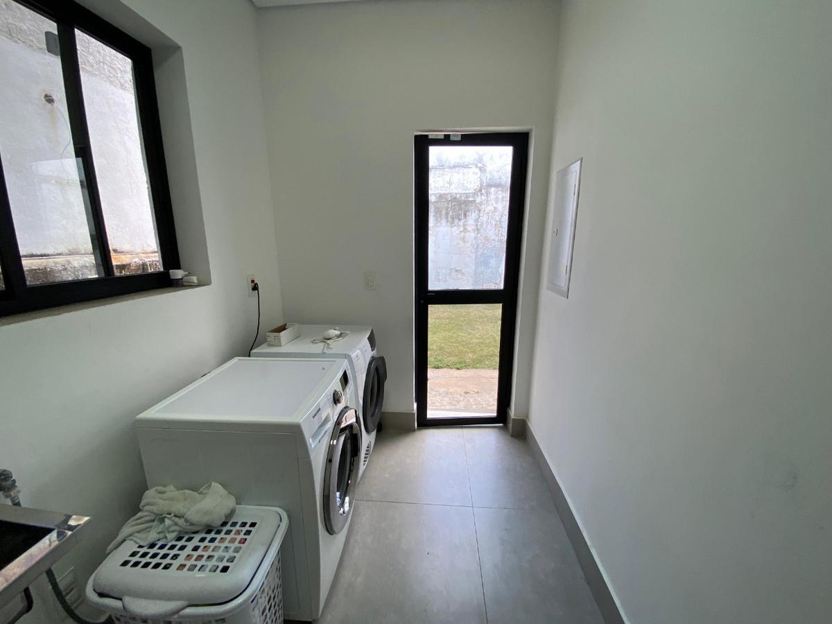 Casa, São José, 4 Quartos, 2 Vagas, 1 Suíte