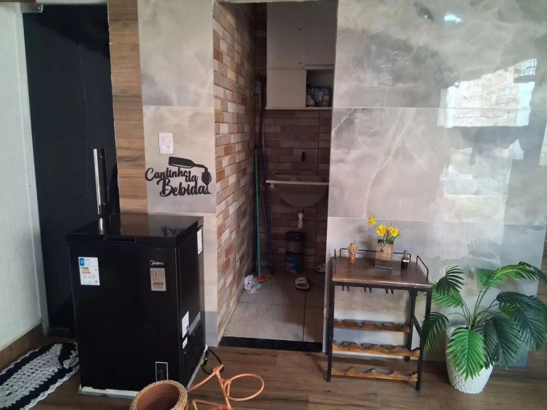Casa, Industrial, 3 Quartos, 5 Vagas, 1 Suíte
