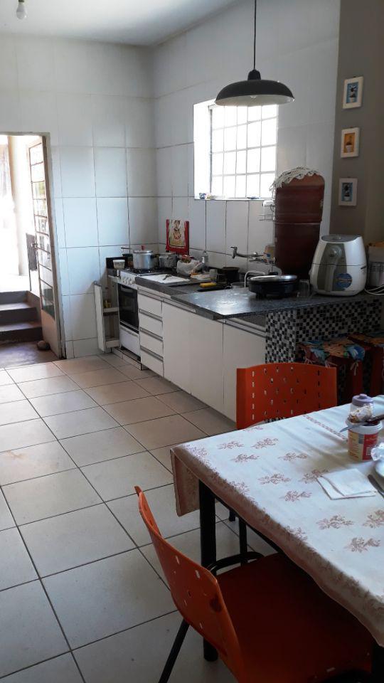Casa, Floresta, 4 Quartos, 0 Vaga, 3 Suítes