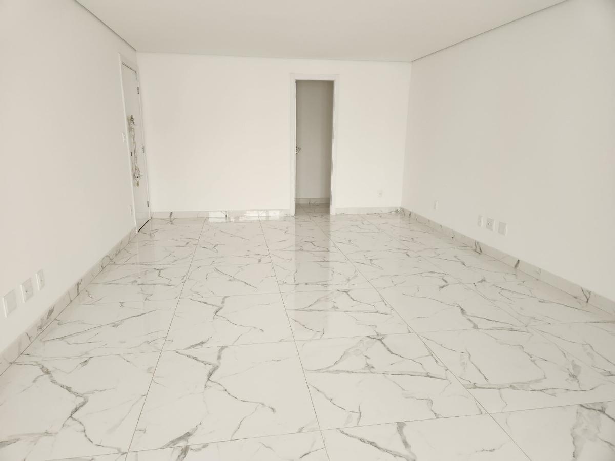 Apartamento, Funcionários, 4 Quartos, 4 Vagas, 2 Suítes