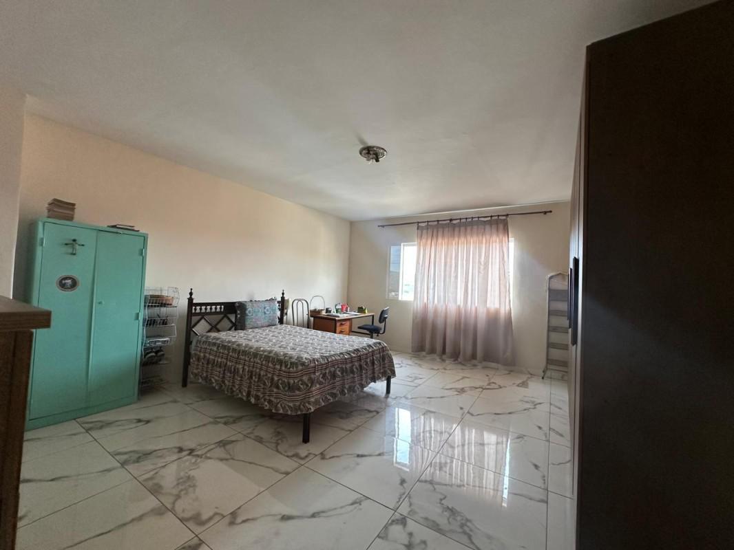 Casa, Centro, 3 Quartos, 2 Vagas, 1 Suíte