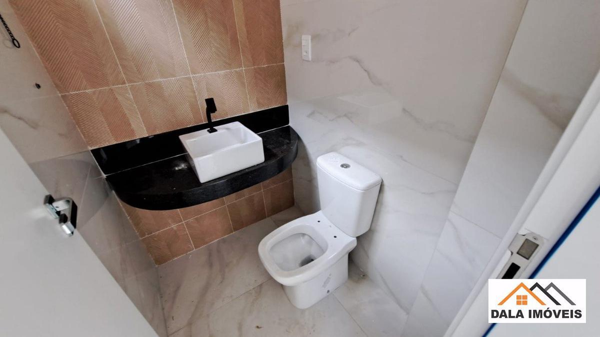 Casa, Santa Branca, 3 Quartos, 2 Vagas, 1 Suíte