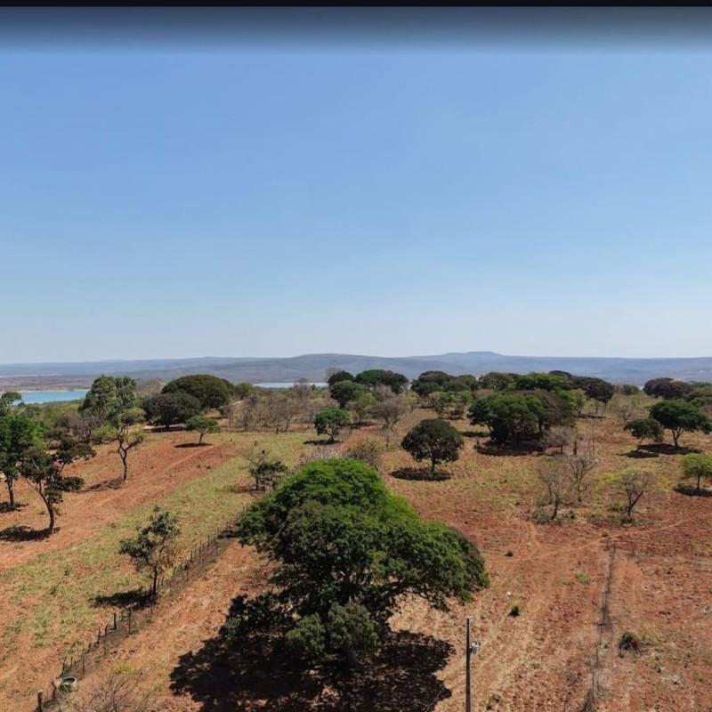 Lote, Centro, 1 Quarto, 0 Vaga