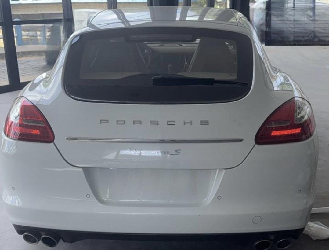 Porsche Panamera Turbo S 4.8