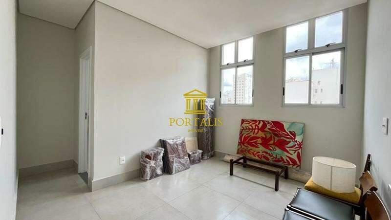 Cobertura, Centro, 2 Quartos, 0 Vaga, 4 Suítes