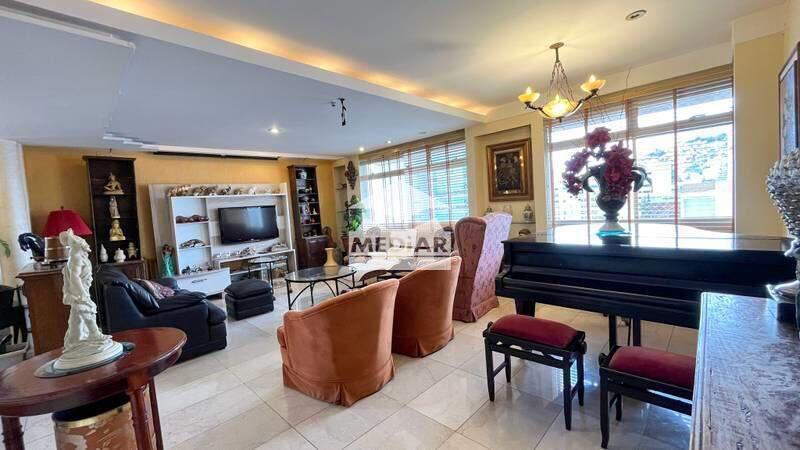 Apartamento, Funcionários, 4 Quartos, 2 Vagas, 1 Suíte