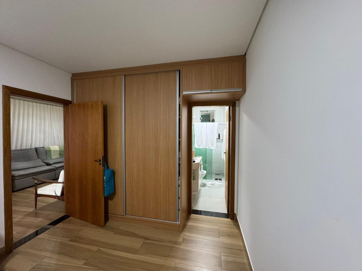 Casa, Floresta, 5 Quartos, 2 Vagas, 2 Suítes