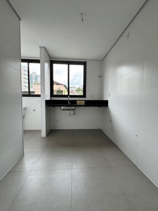 Apartamento, Sagrada Família, 3 Quartos, 2 Vagas, 1 Suíte