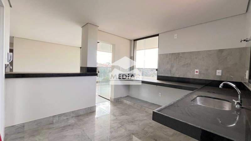 Apartamento, Castelo, 4 Quartos, 4 Vagas, 2 Suítes