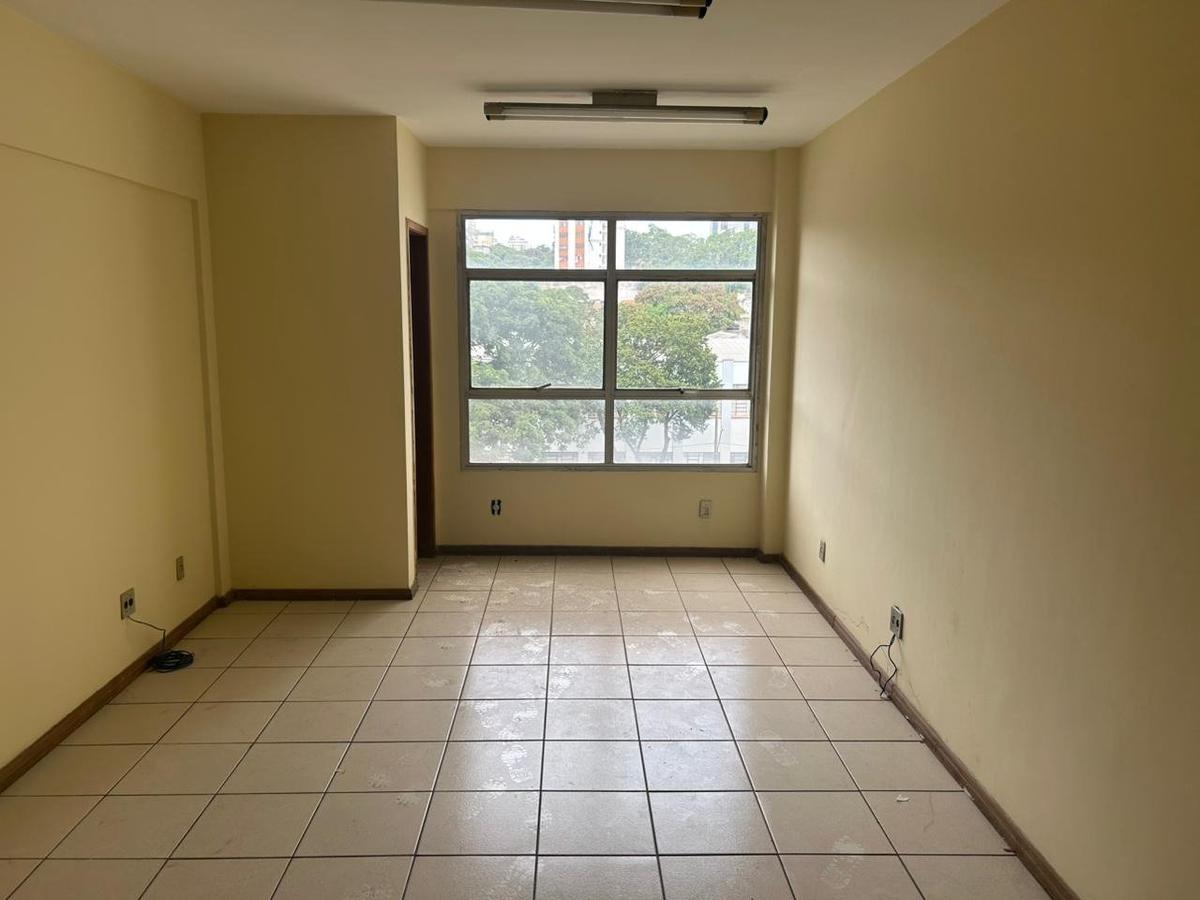 Sala, Barro Preto, 0 Quarto, 0 Vaga