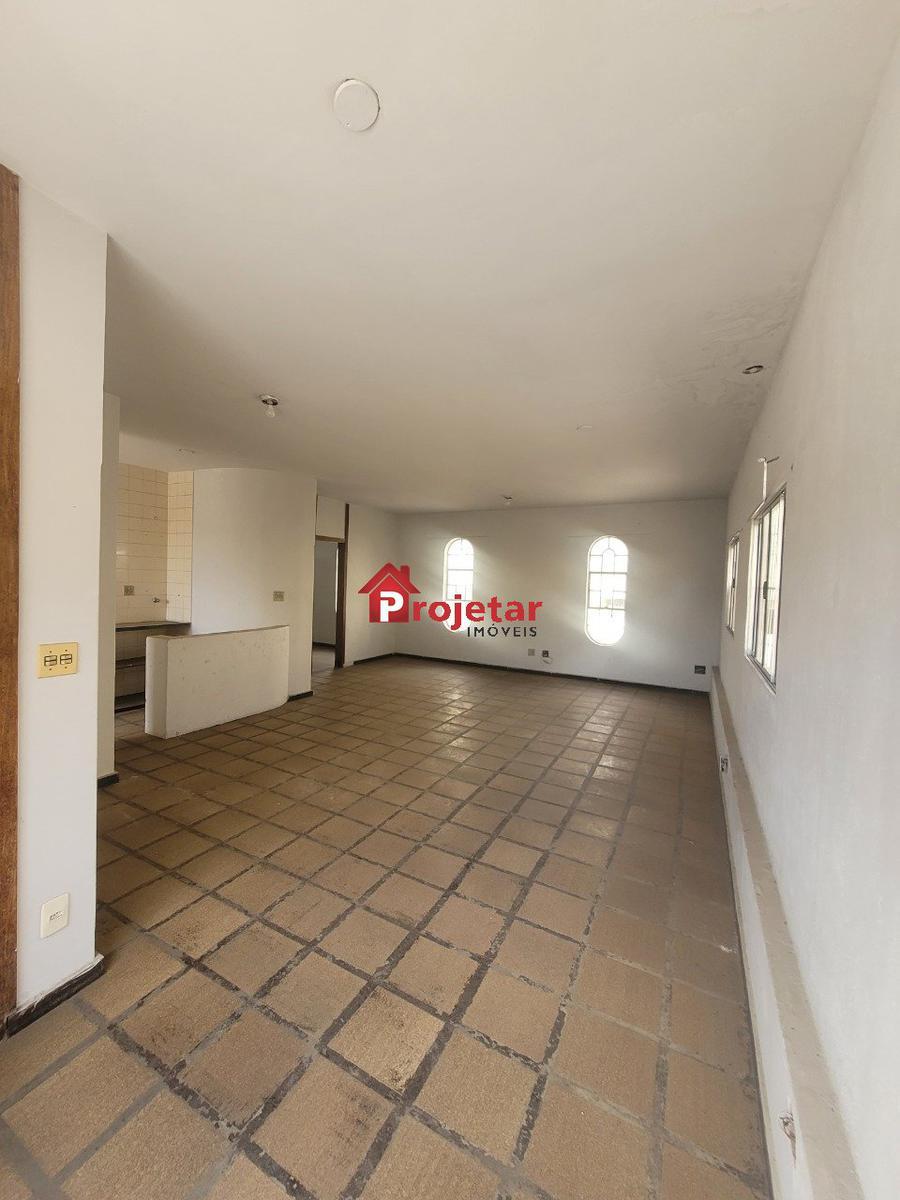 Galpão, Nova Floresta, 0 Quarto, 20 Vagas