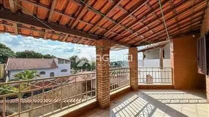 Casa, Camargos, 4 Quartos, 0 Vaga, 1 Suíte