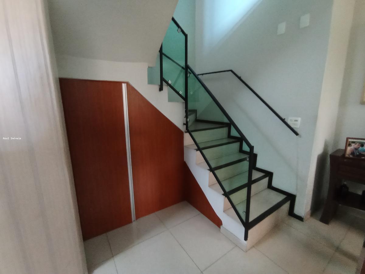 Casa, Santa Branca, 3 Quartos, 2 Vagas, 1 Suíte