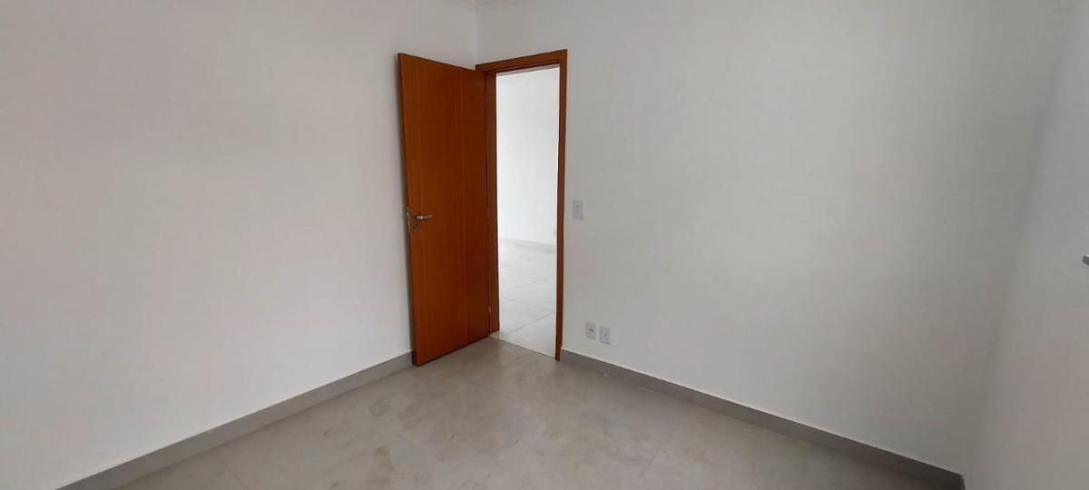 Casa, Santa Cruz, 2 Quartos, 1 Vaga