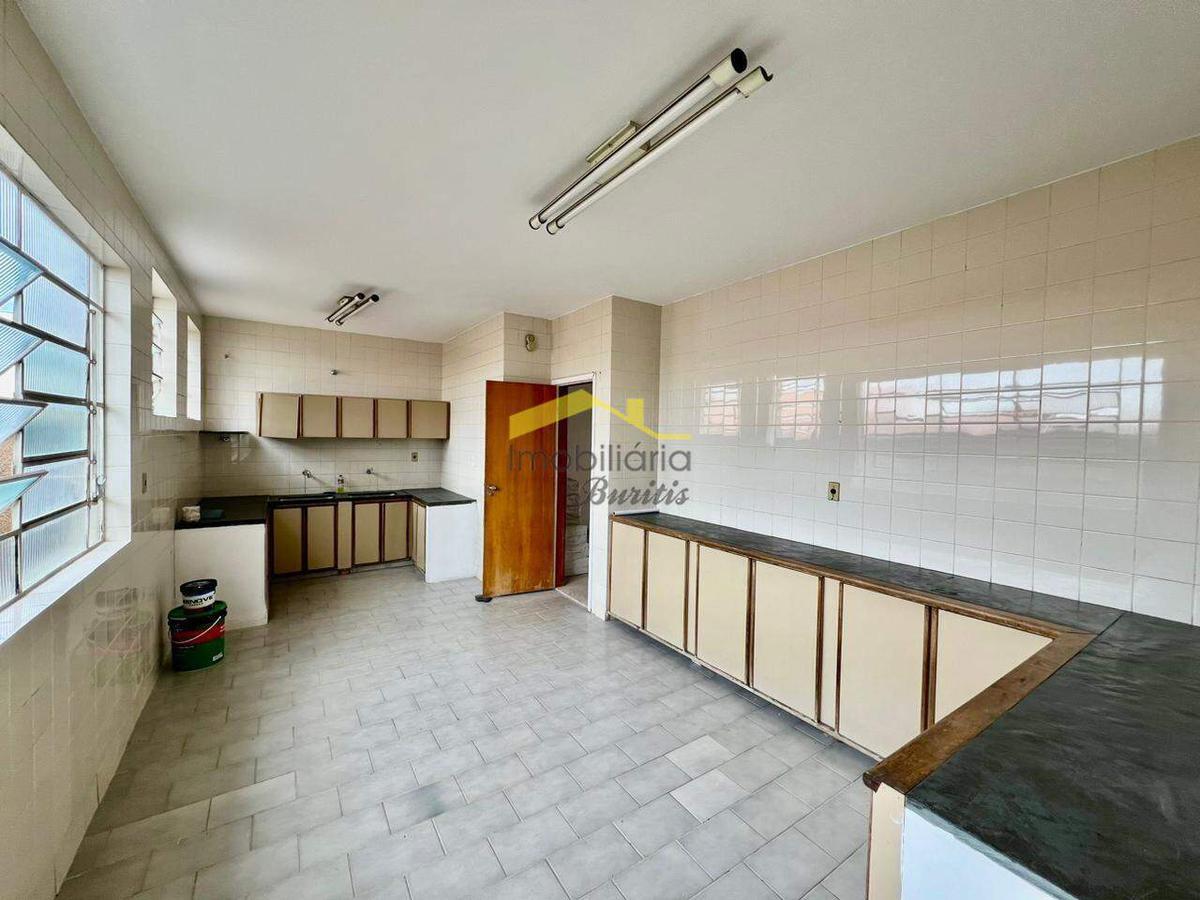 Casa, Jardim América, 3 Quartos, 3 Vagas, 1 Suíte