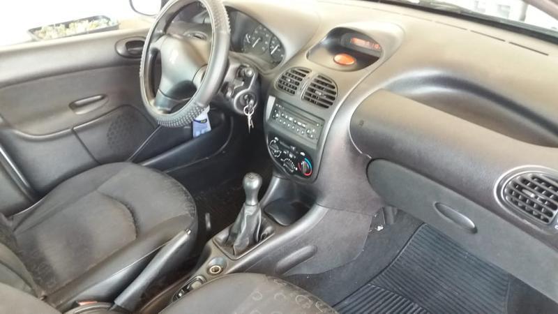 Peugeot 206 Presence 1.4/ 1.4 Flex 8v 5p