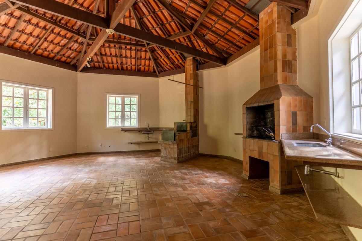 Casa, São Sebastião das Águas Claras, 4 Quartos, 5 Vagas, 3 Suítes