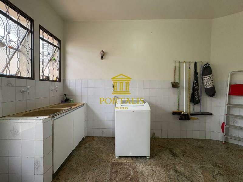 Casa, Dona Clara, 3 Quartos, 4 Vagas, 1 Suíte